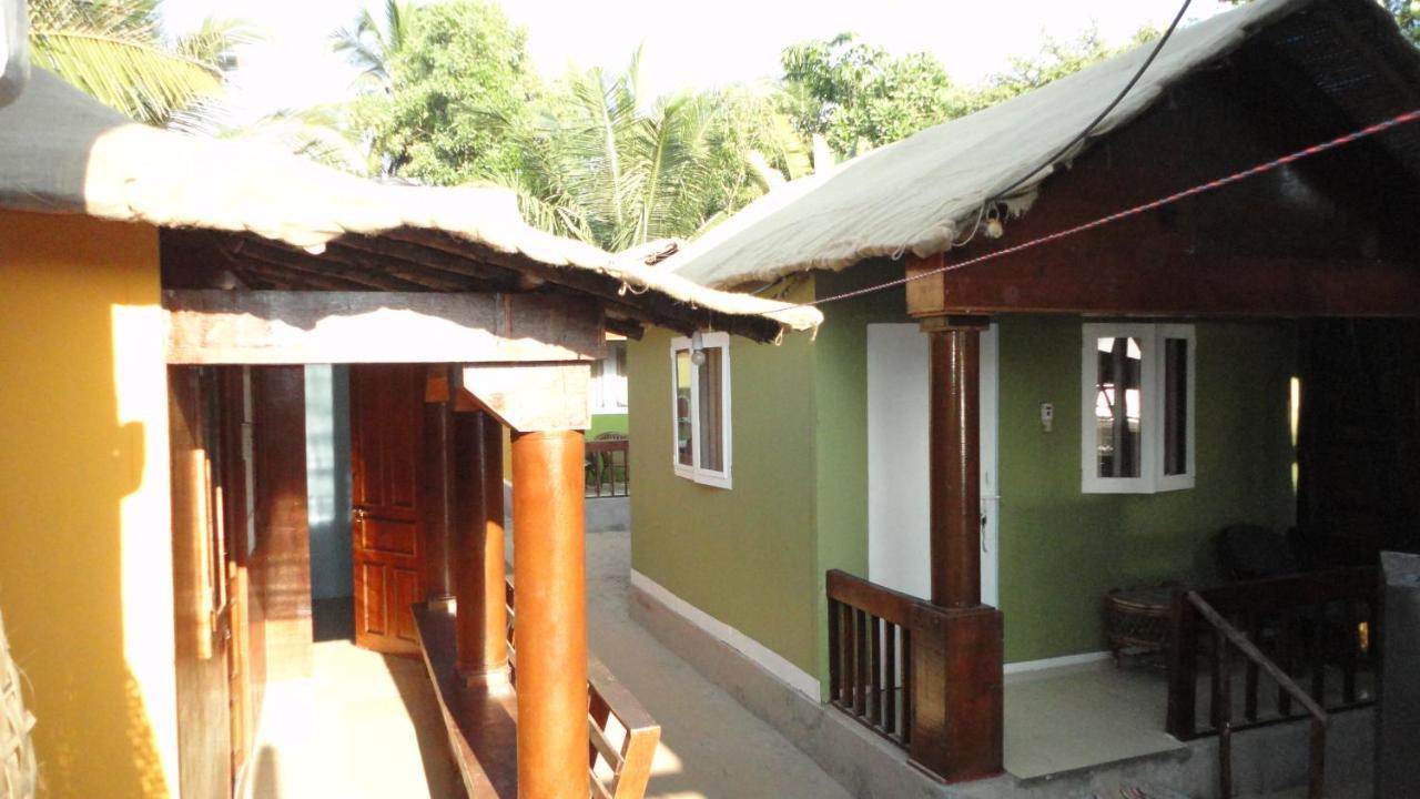 Casa Fiesta Sea Front Beach Huts Patnem Beach المظهر الخارجي الصورة
