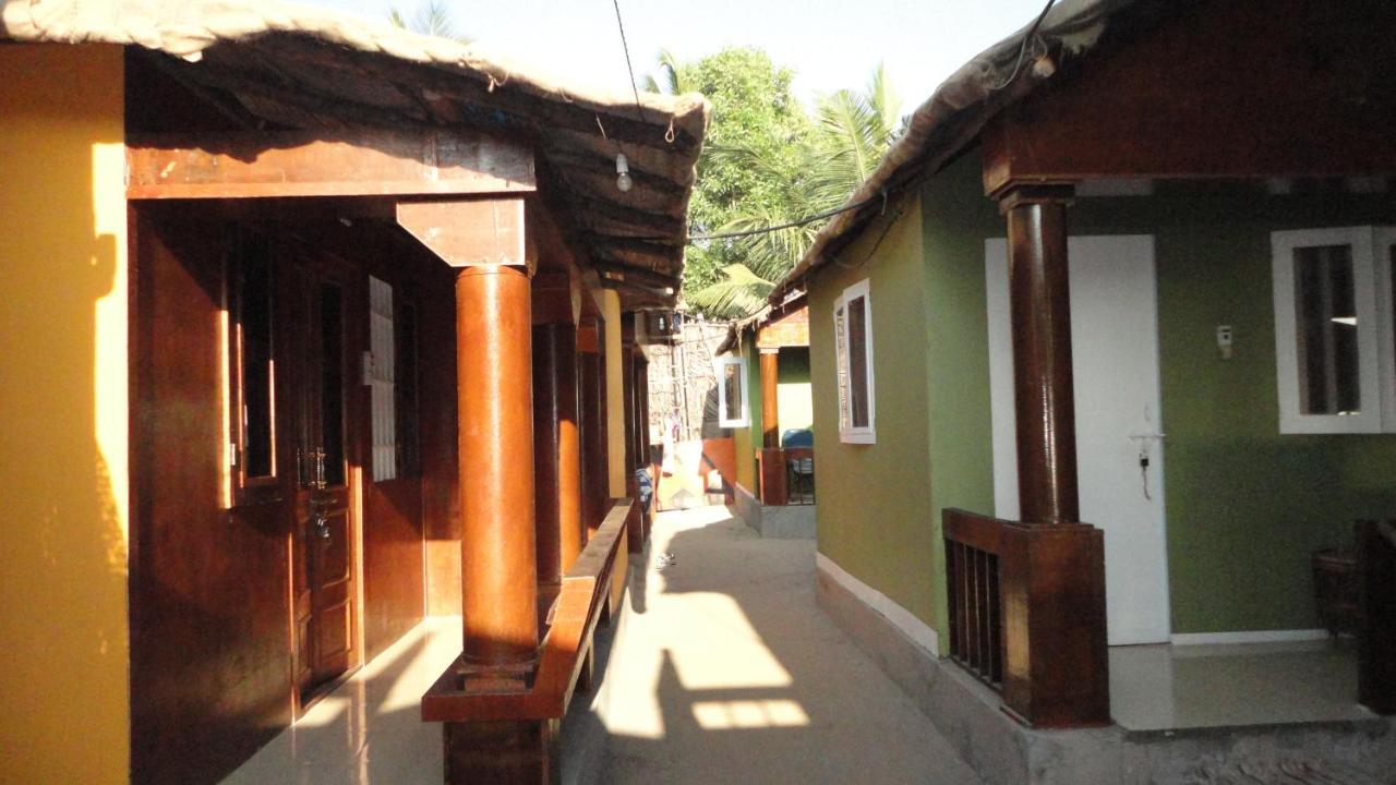 Casa Fiesta Sea Front Beach Huts Patnem Beach المظهر الخارجي الصورة