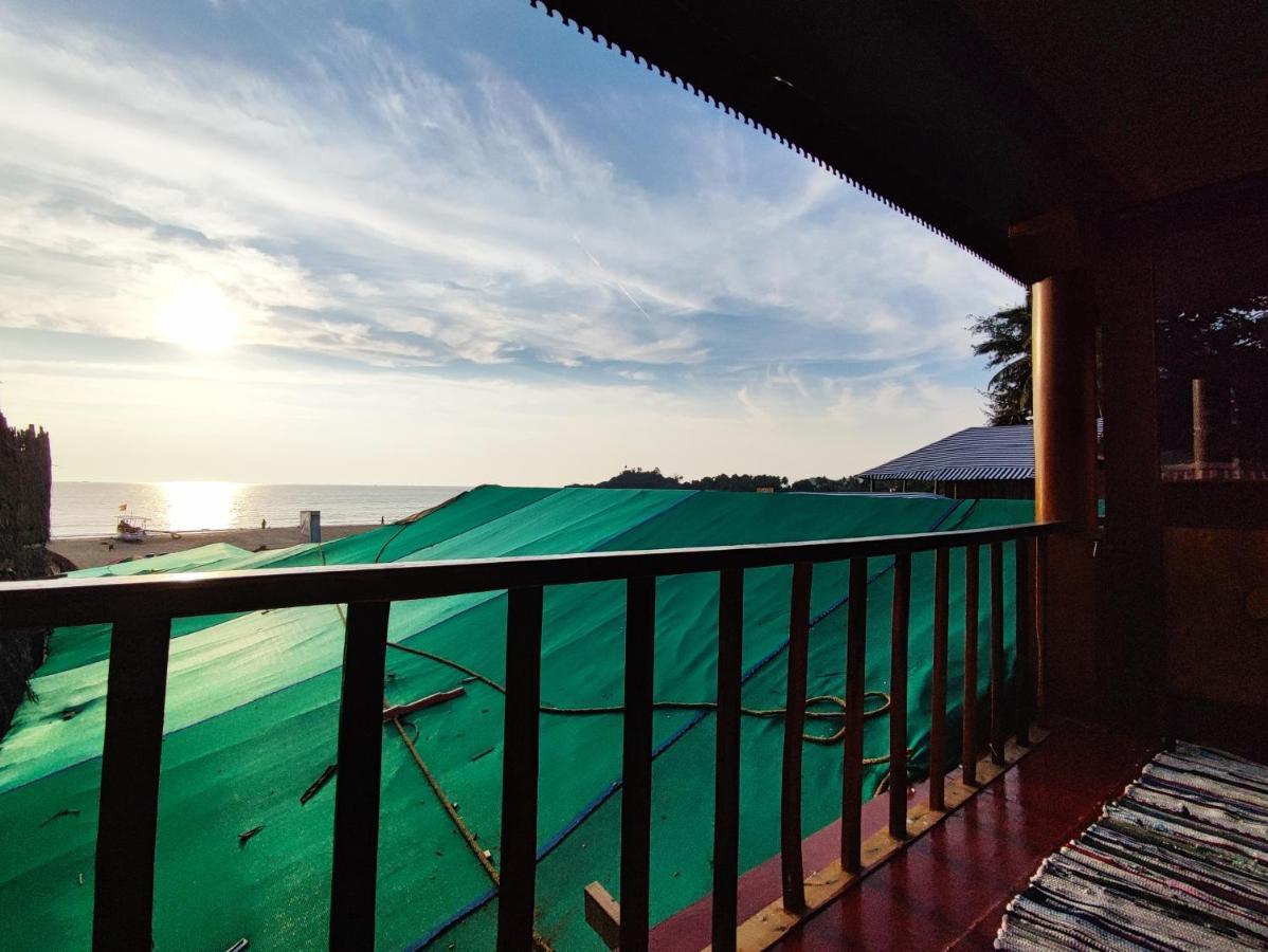 Casa Fiesta Sea Front Beach Huts Patnem Beach المظهر الخارجي الصورة