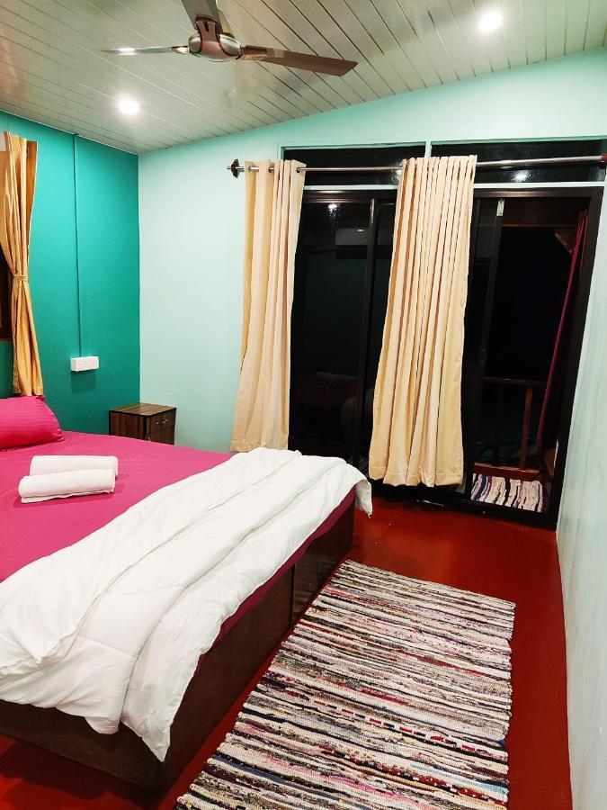 Casa Fiesta Sea Front Beach Huts Patnem Beach المظهر الخارجي الصورة