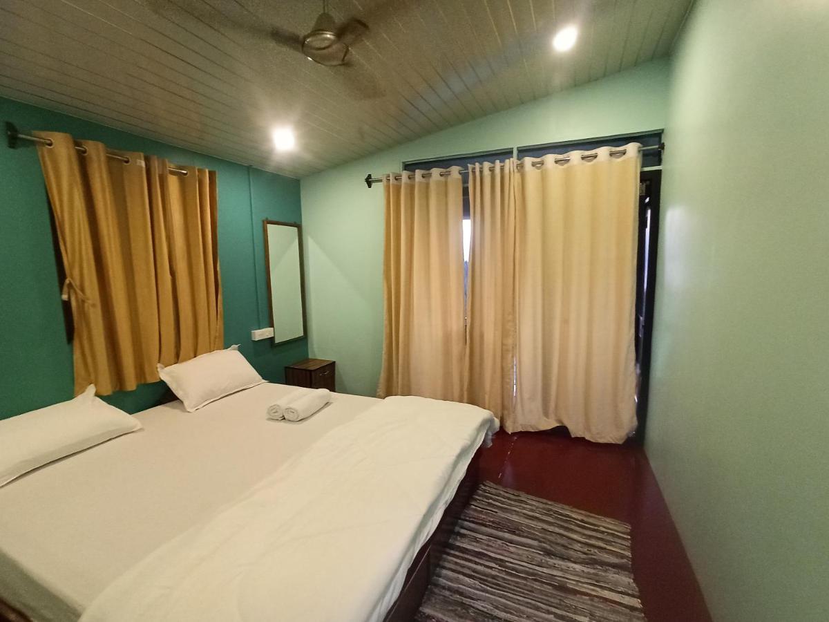 Casa Fiesta Sea Front Beach Huts Patnem Beach المظهر الخارجي الصورة