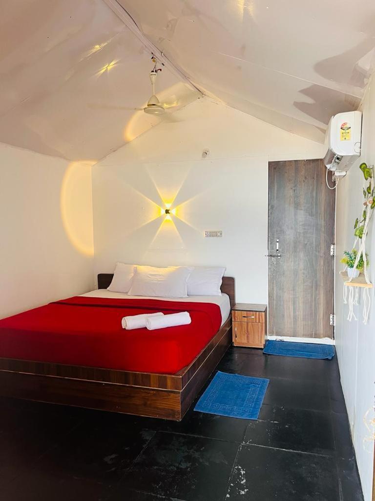 Casa Fiesta Sea Front Beach Huts Patnem Beach المظهر الخارجي الصورة