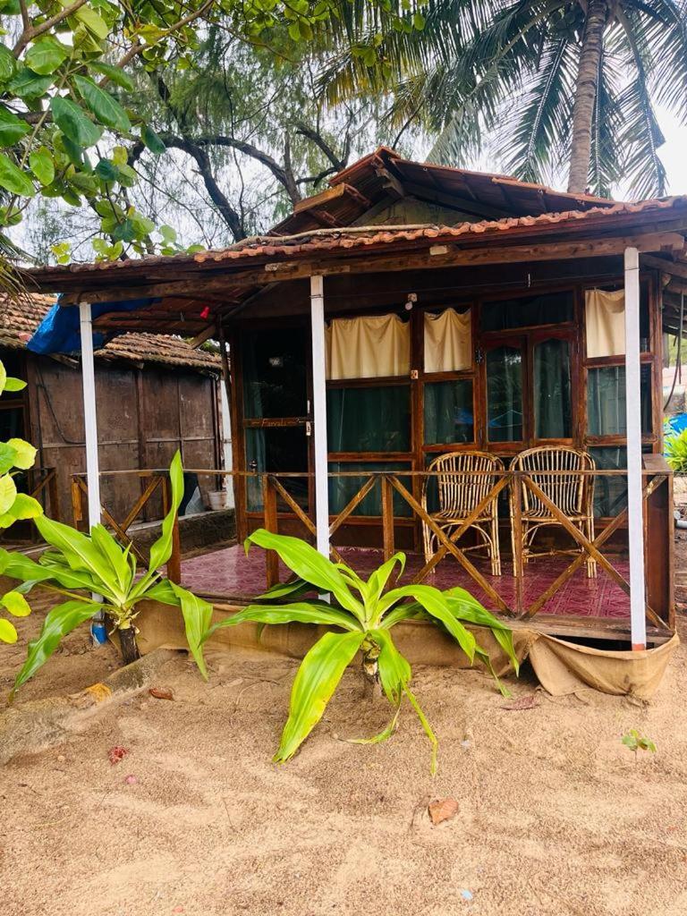 Casa Fiesta Sea Front Beach Huts Patnem Beach المظهر الخارجي الصورة